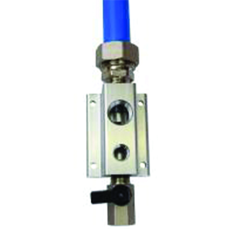 3/4" MAXLINE OUTLET KIT, 1/2" NPT OUTLET PORT WITH TWO HOLES ON THE FACE,  1/2 NPT AND 1/4 NPT